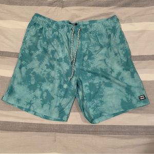 Billabong Board Shorts Tie Dye Men’s size Large